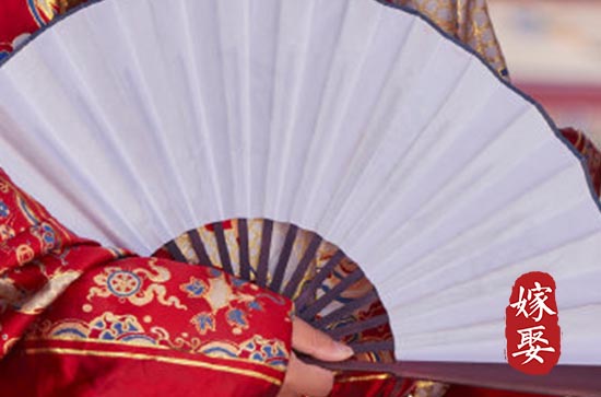 回门酒穿什么颜色衣服