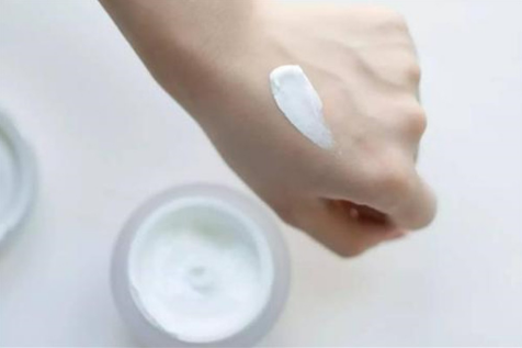 身体素颜霜和防晒霜可以一起用吗 身体素颜霜的正确使用方法