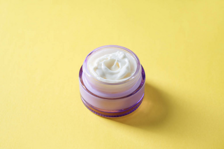 身体素颜霜和身体乳哪个先用 如何正确使用身体素颜霜 身体素颜霜和身体乳哪个先用 如何正确使用身体素颜霜