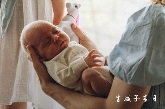 龙年女宝宝诗意名字精选 寓意美好未来女孩名字